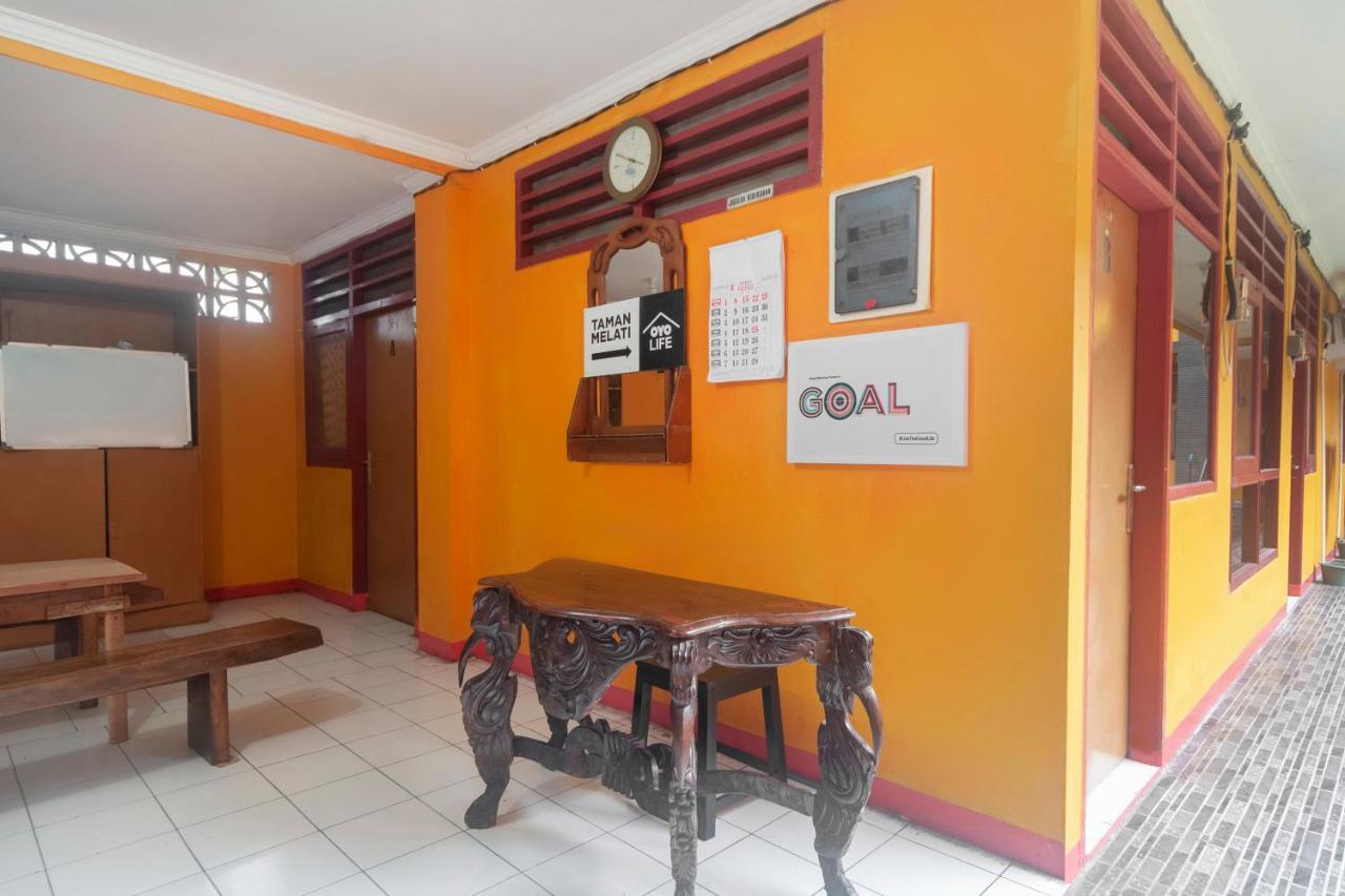 Oyo Life 3034 Taman Melati Otel Depok Dış mekan fotoğraf