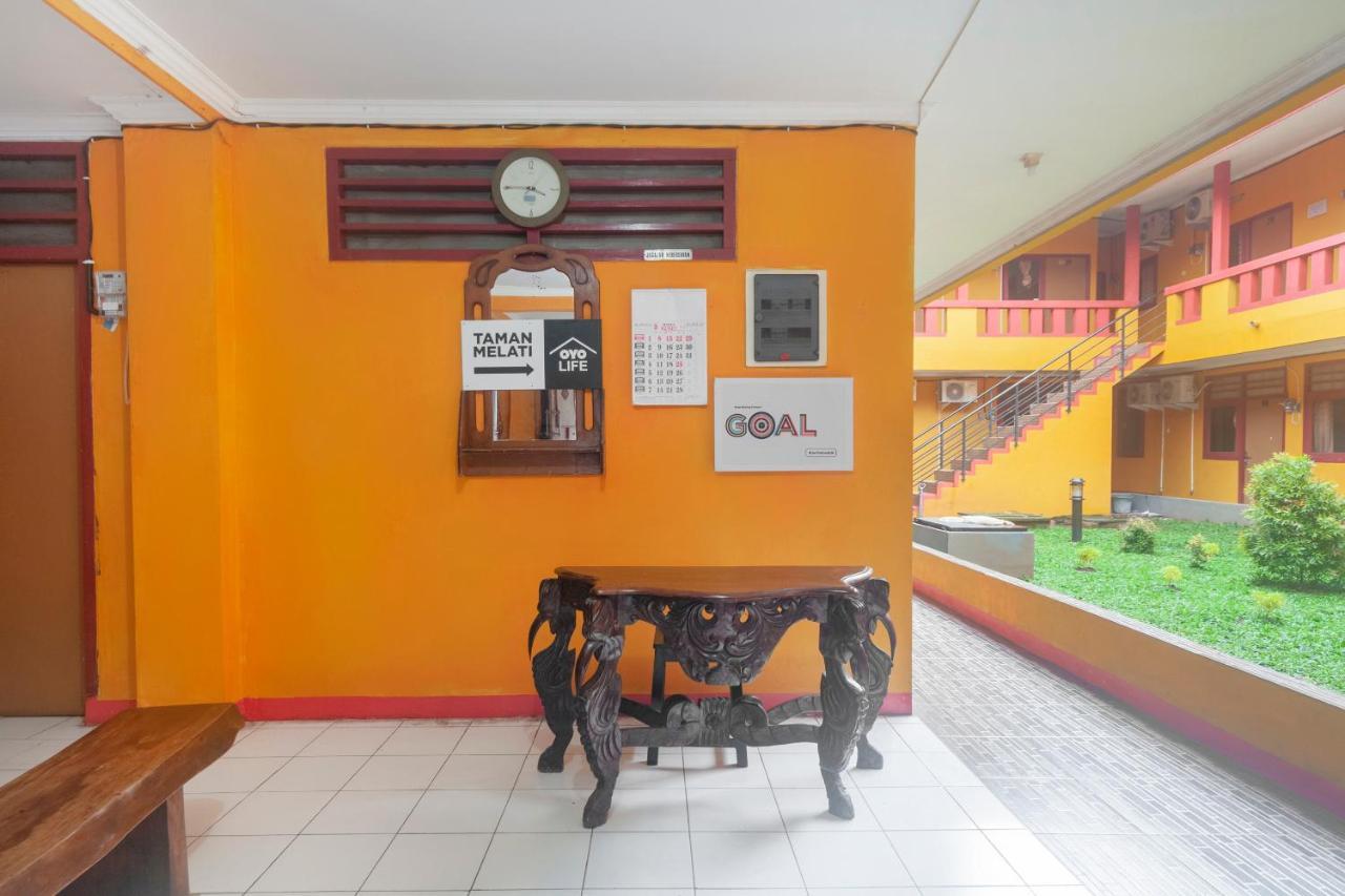 Oyo Life 3034 Taman Melati Otel Depok Dış mekan fotoğraf