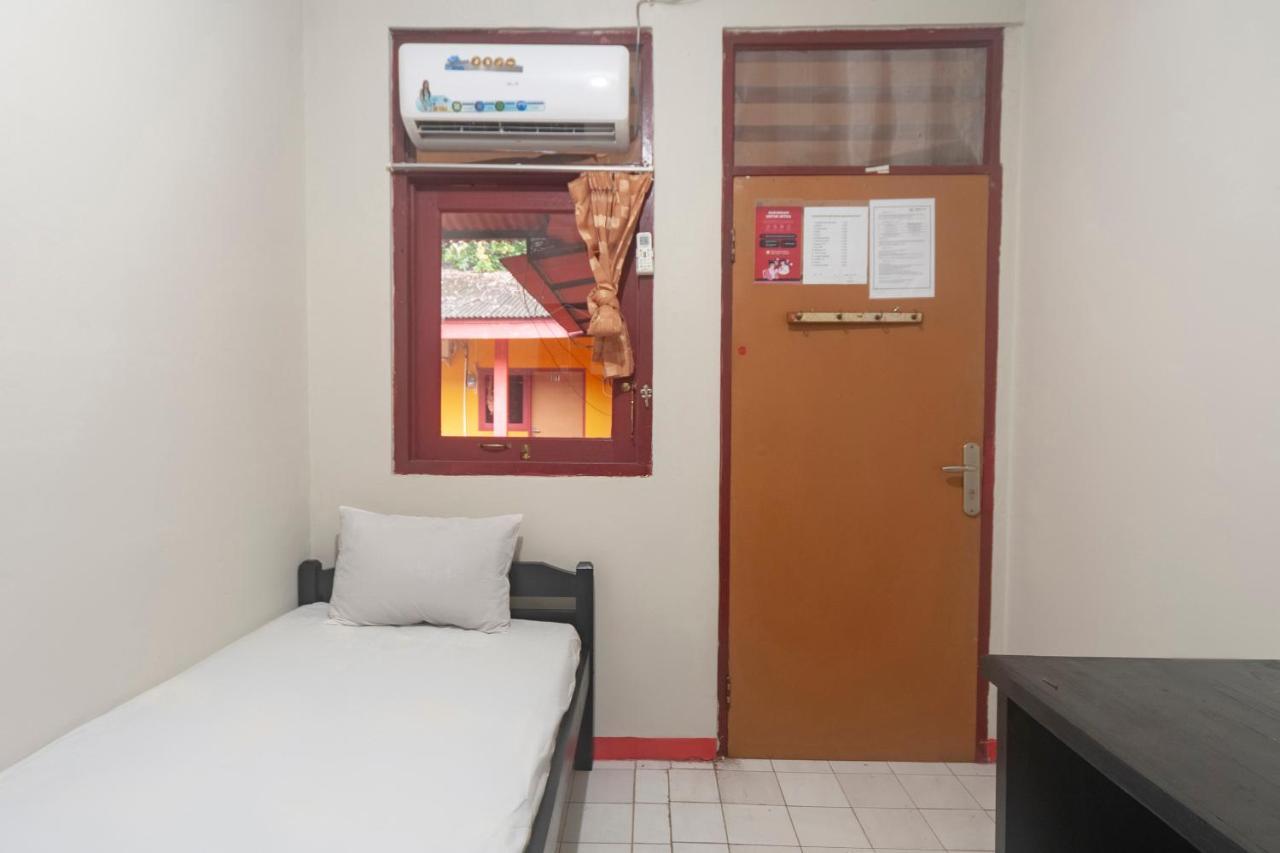 Oyo Life 3034 Taman Melati Otel Depok Dış mekan fotoğraf