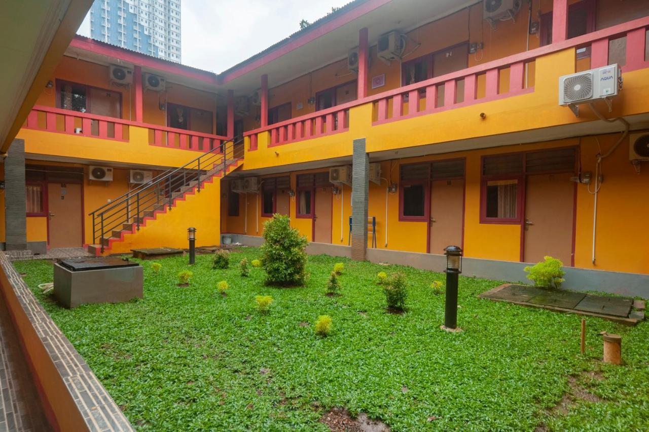 Oyo Life 3034 Taman Melati Otel Depok Dış mekan fotoğraf